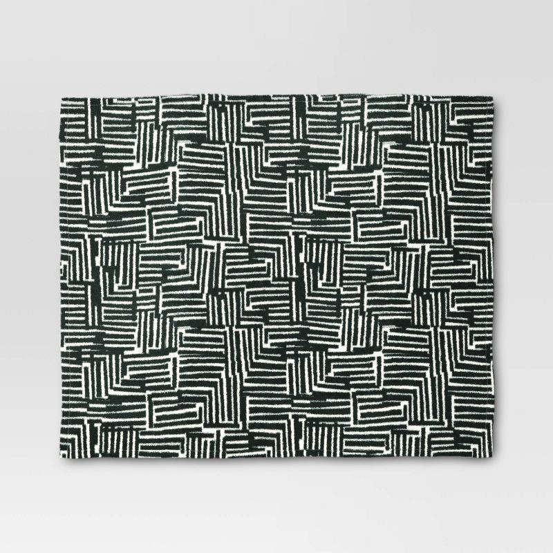 Patterned Labyrinth Faux Shearling Throw Blanket Green Room