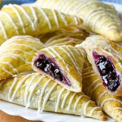 Redners In-Store Baked Blueberry Turnovers 4-Pack 10 Oz