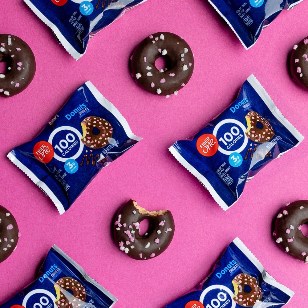 slide 6 of 6, Fiber One Chocolate Donuts 4 Count, 3.28 OZ, 4 ct