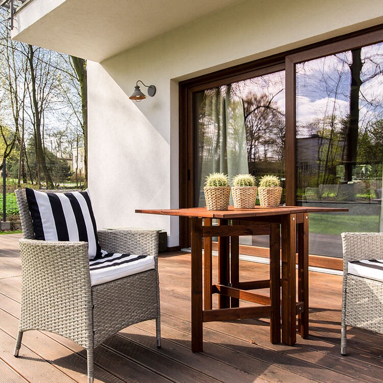 slide 4 of 7, Windex Outdoor Window Cleaner, Concentrated Cleaning Sprayer for Garden Hose, 32 fl oz, 32 fl oz