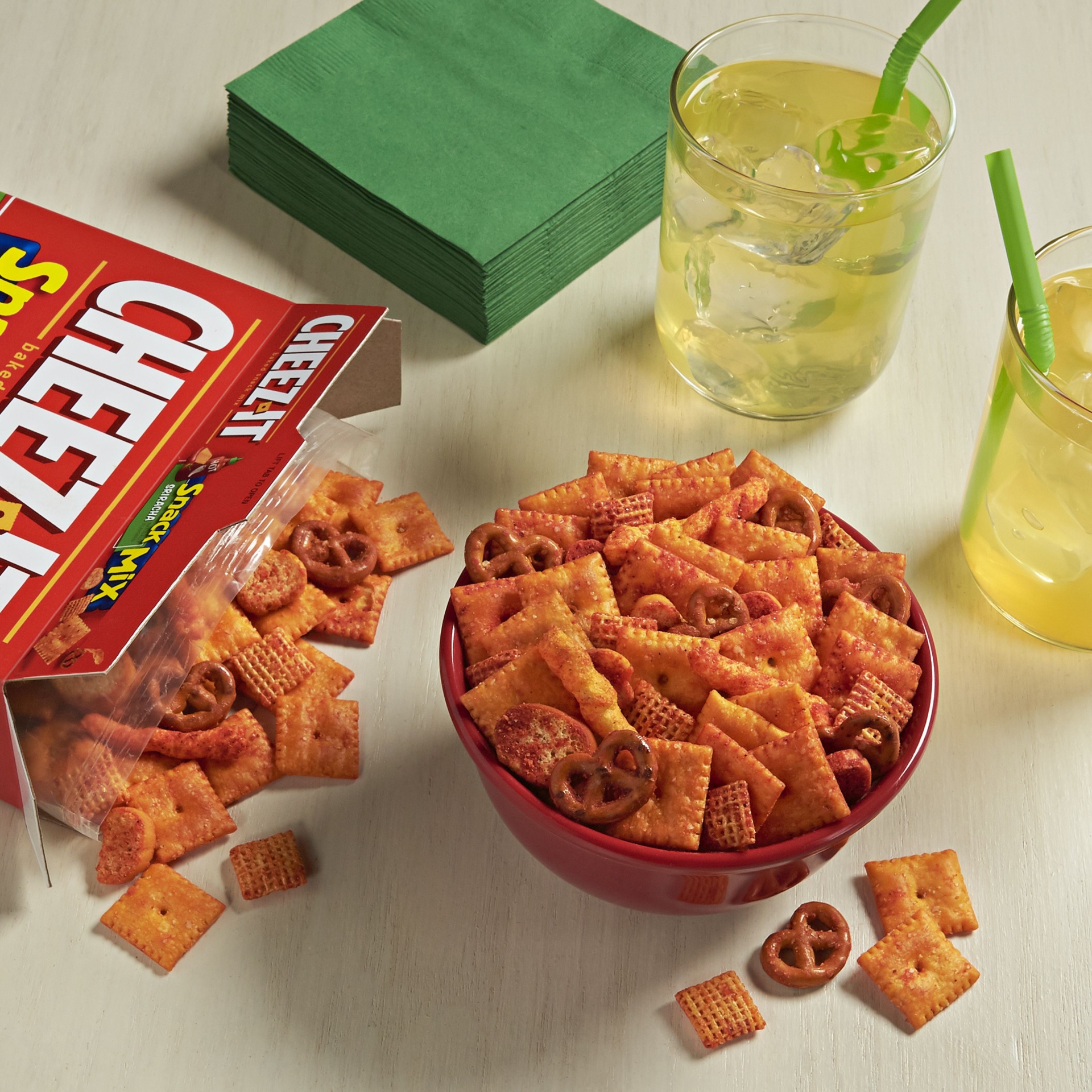 slide 4 of 7, Cheez-It Sriracha Baked Snack Mix, 8 oz