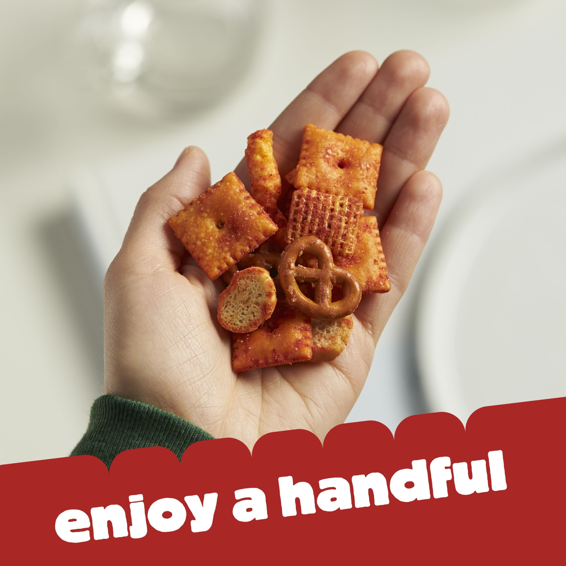 slide 5 of 7, Cheez-It Sriracha Baked Snack Mix, 8 oz