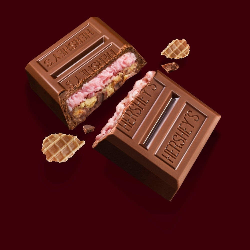 slide 5 of 7, Hershey's Waffle Strawberry Layer Crunch Wrapped Bars, 9 ct