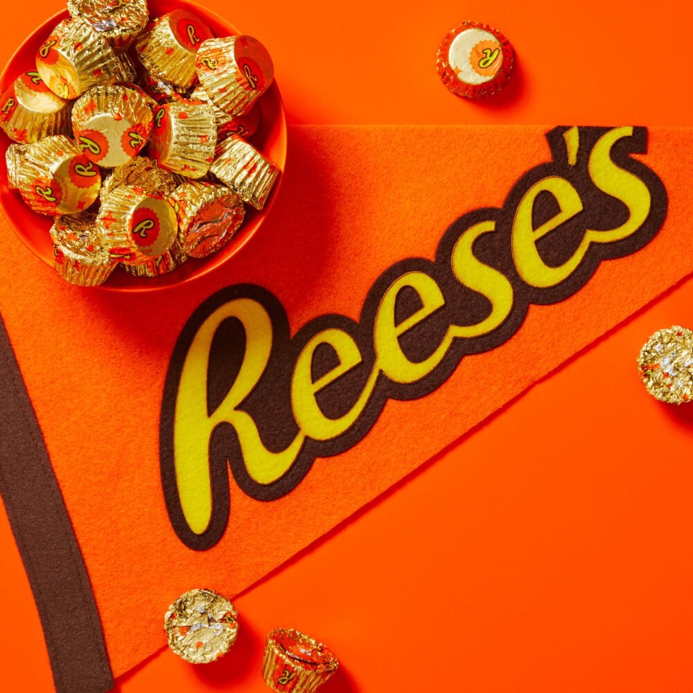 slide 4 of 6, Reese's Miniature Cups, Milk Chocolate & Peanut Butter, Share Pack, 10.5 oz