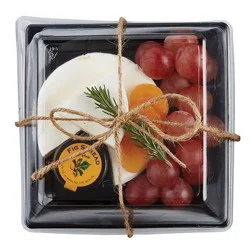 Brie & Fruit Plate 1 Ea