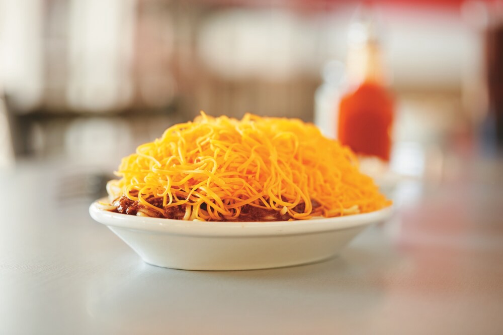 slide 3 of 5, Gold Star Canned Chili, 24 oz