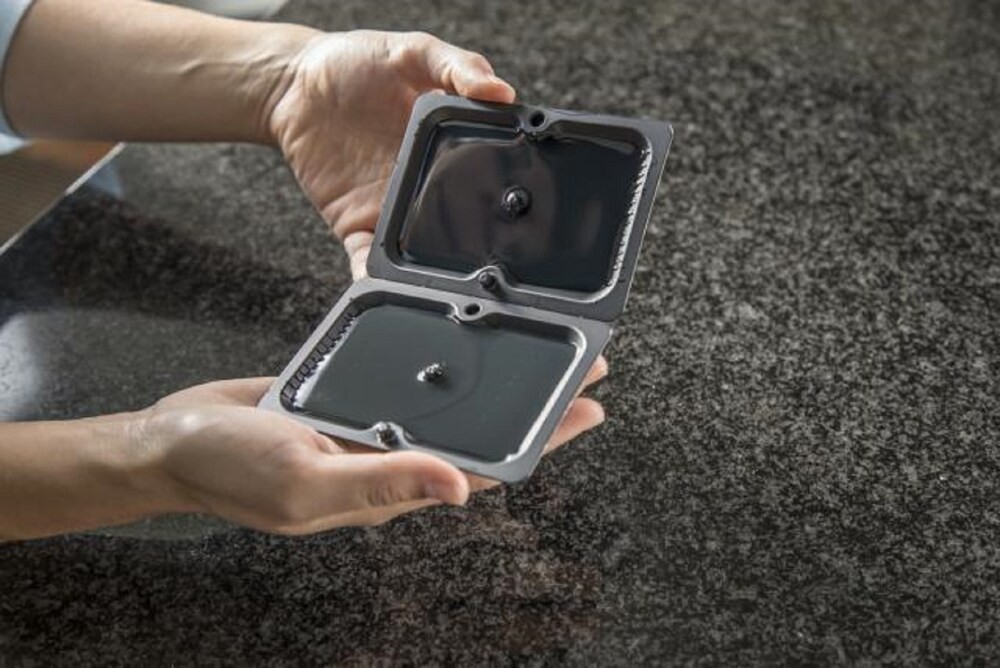 slide 4 of 4, TomCat Mice Glue Traps, 6 ct