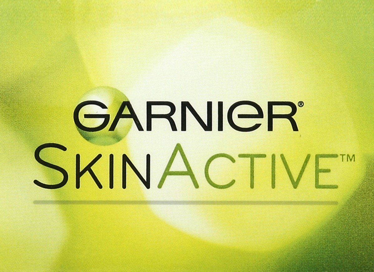 slide 2 of 4, Garnier Skin Active Moisture Rescue Actively Hydrating Daily Lotion, 4 fl oz