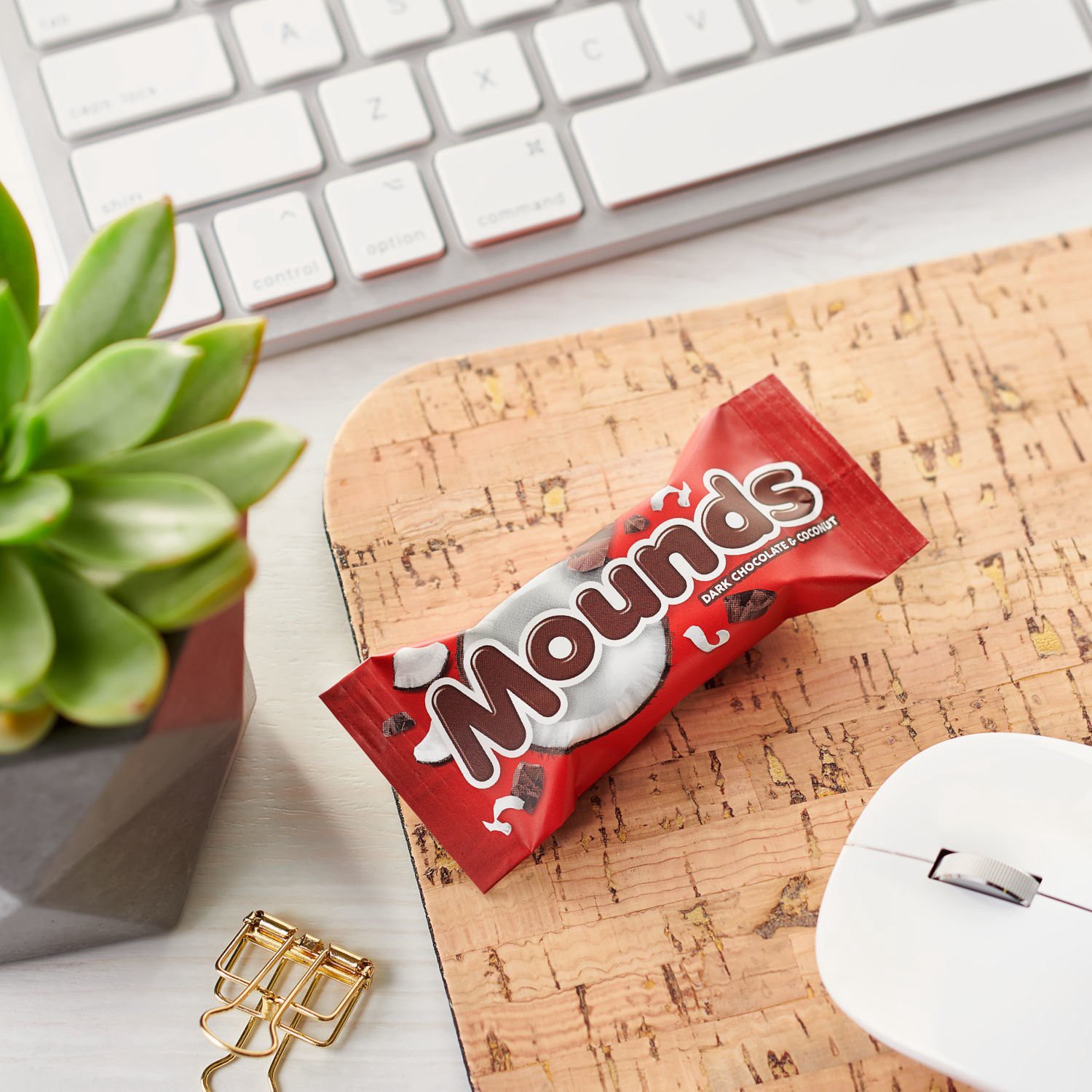 slide 8 of 8, MOUNDS Coconut and Dark Chocolatey Snack Size, Candy Bars, .6 oz (4 Count), 2.4 oz