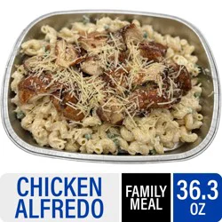 Deli Kitchen Chicken Alfredo With Cavatappi & Peas Family Meal