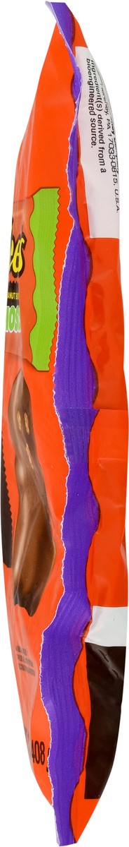 slide 7 of 12, REESE'S Assorted Milk Chocolate Snack Size Peanut Butter Shapes, Halloween Candy Jumbo Bag, 14.4 oz, 14.40 oz