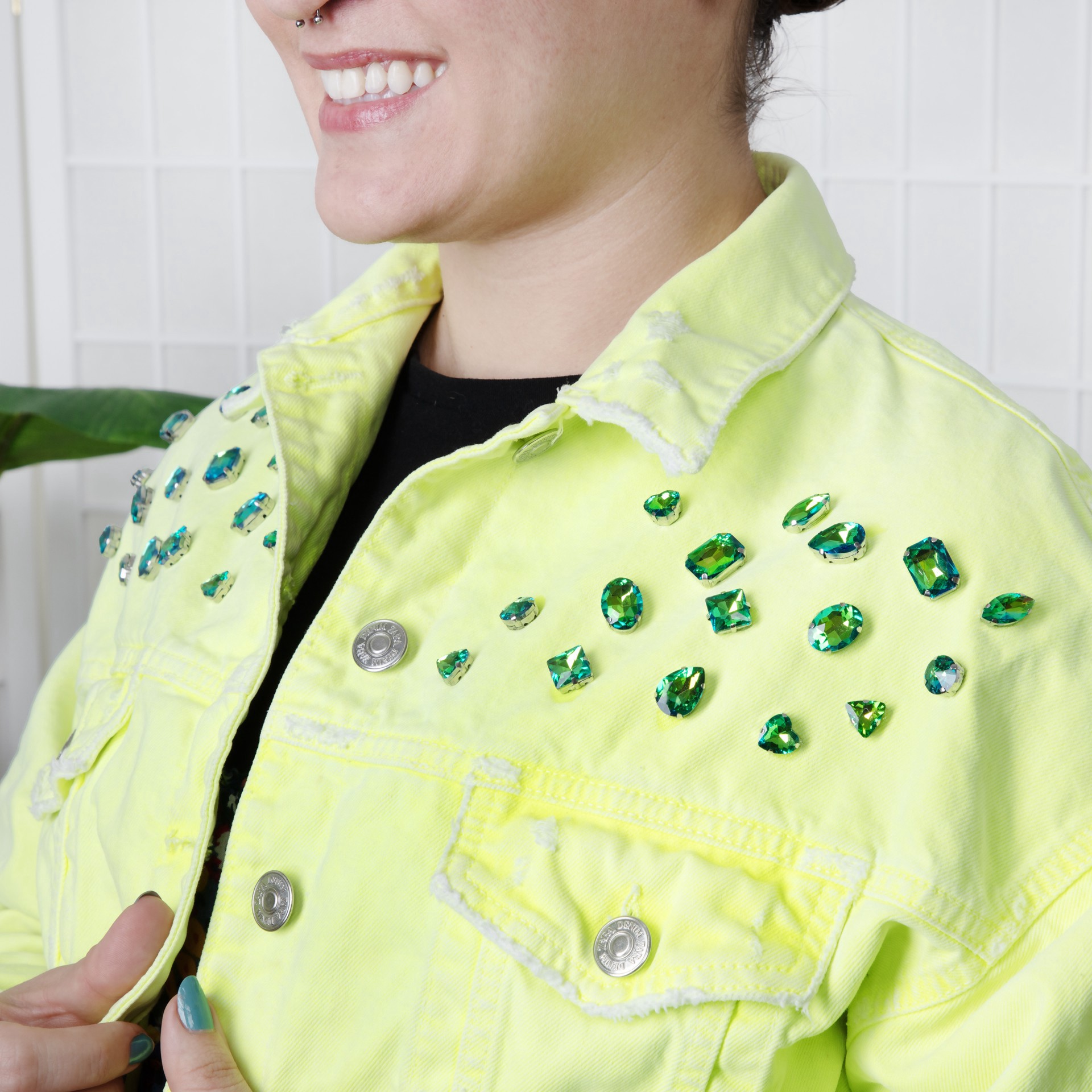 slide 7 of 7, Cousindiy Silver Peridot Ab Glass Sew-On Rhinestones, 32ct., 32 ct