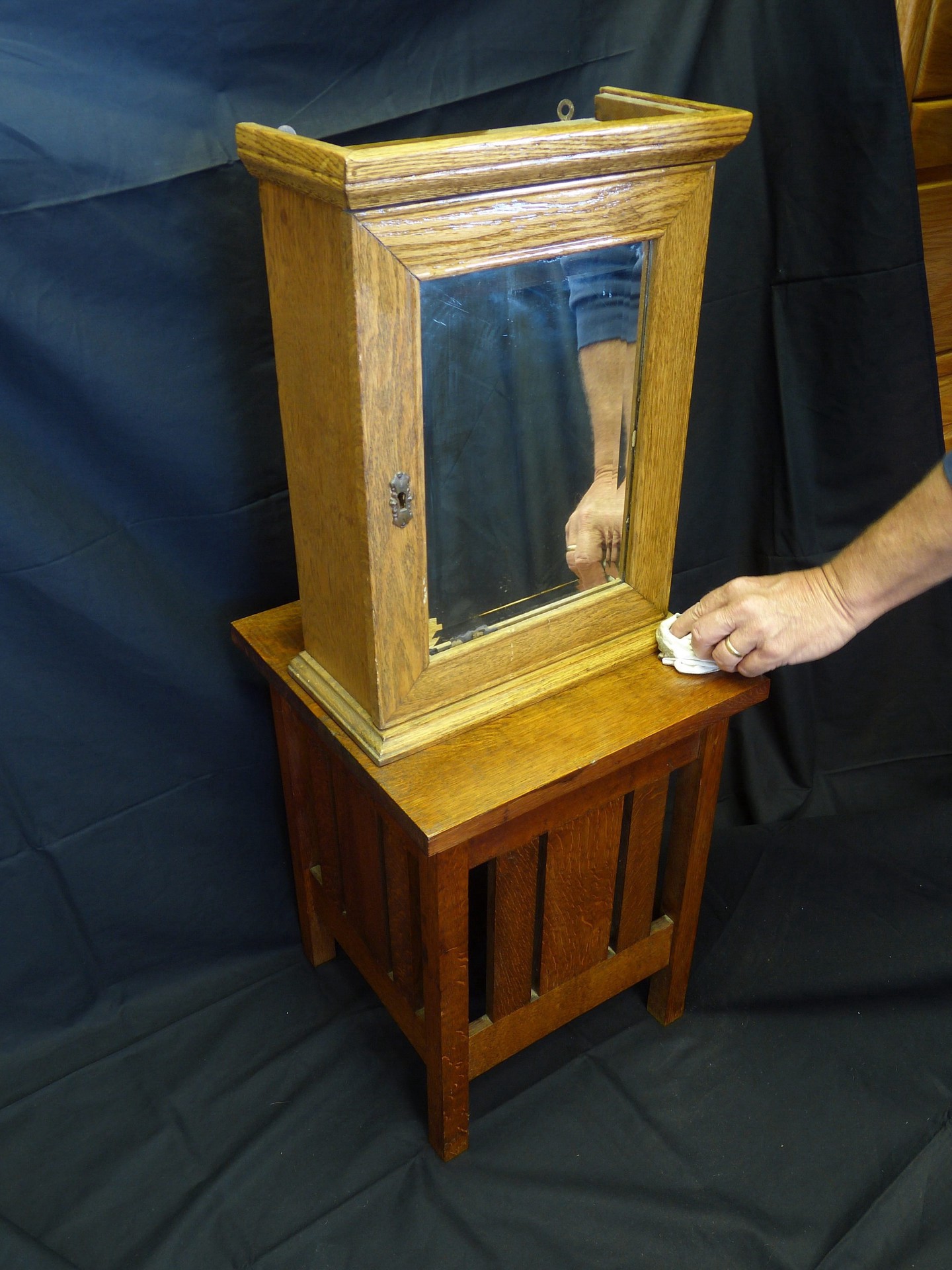 slide 3 of 6, Howard Oil-based Golden Oak Semi-transparent Satin Interior Stain (1-Pint), 16 fl oz