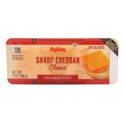 Hy-Vee Sharp Cheddar Cracker Cuts, 24 Slices