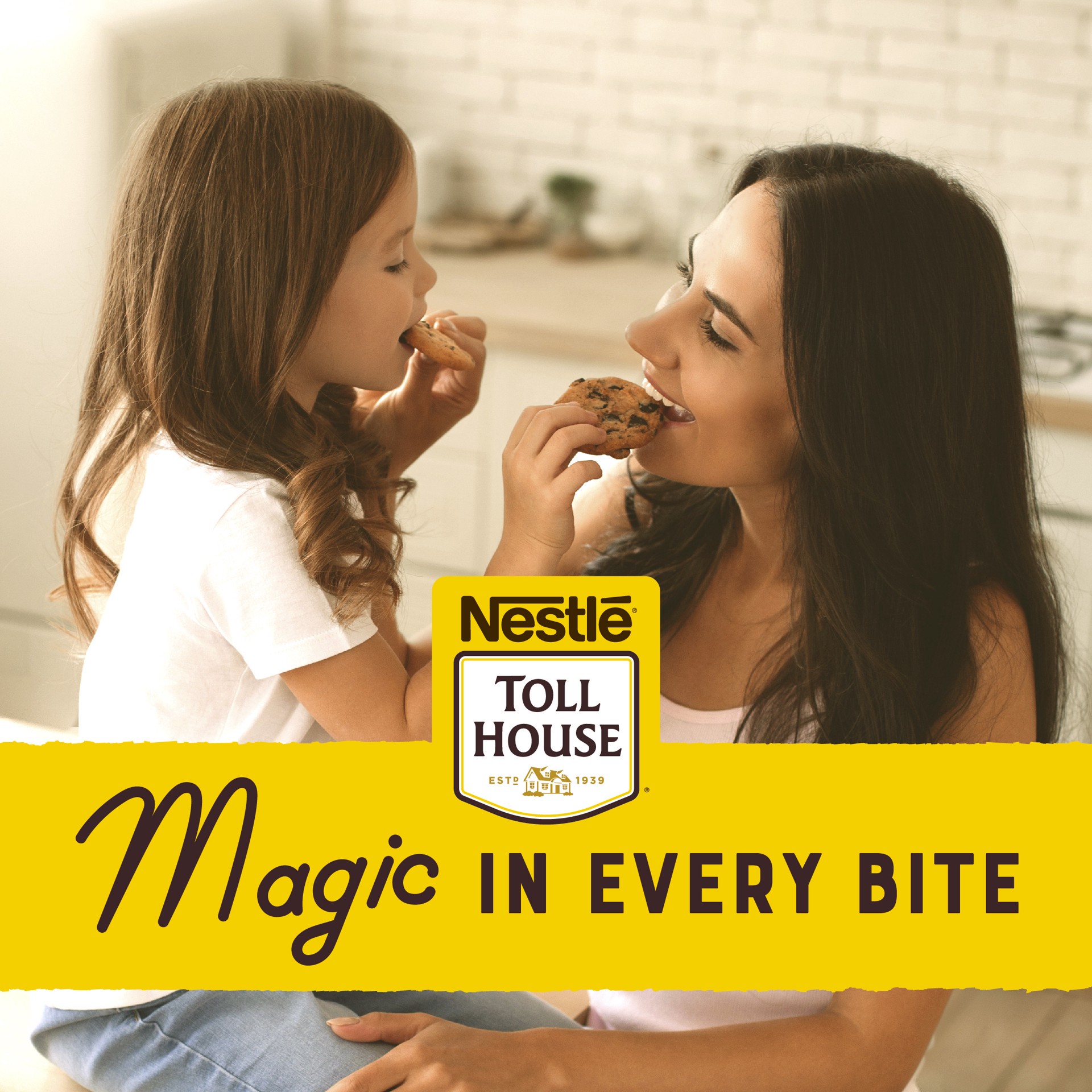 slide 2 of 7, Toll House NESTLE TOLL HOUSE Milk Chocolate Mini Morsels 10 oz. Bag, 10 oz