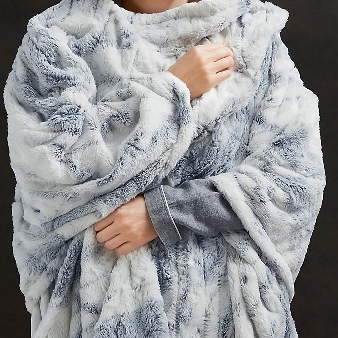 slide 8 of 11, Beautyrest Zuri Oversized Faux Fur Heated Throw - Grey/Blue, 1 ct