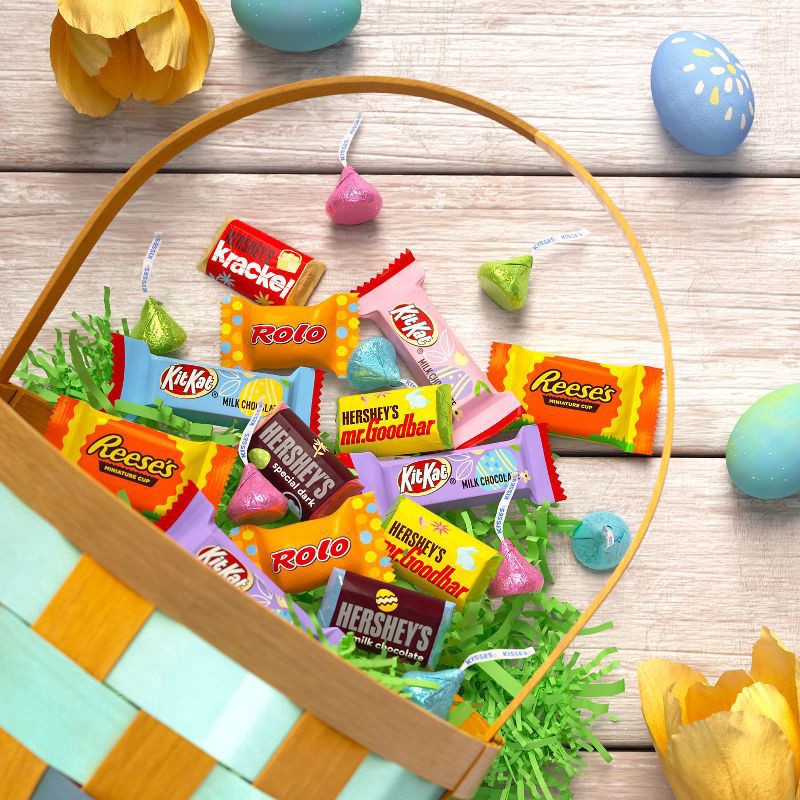 slide 3 of 6, Hershey's Assorted Chocolate Easter Candy Assorted Bag - 120ct/29.78oz, 1 ct