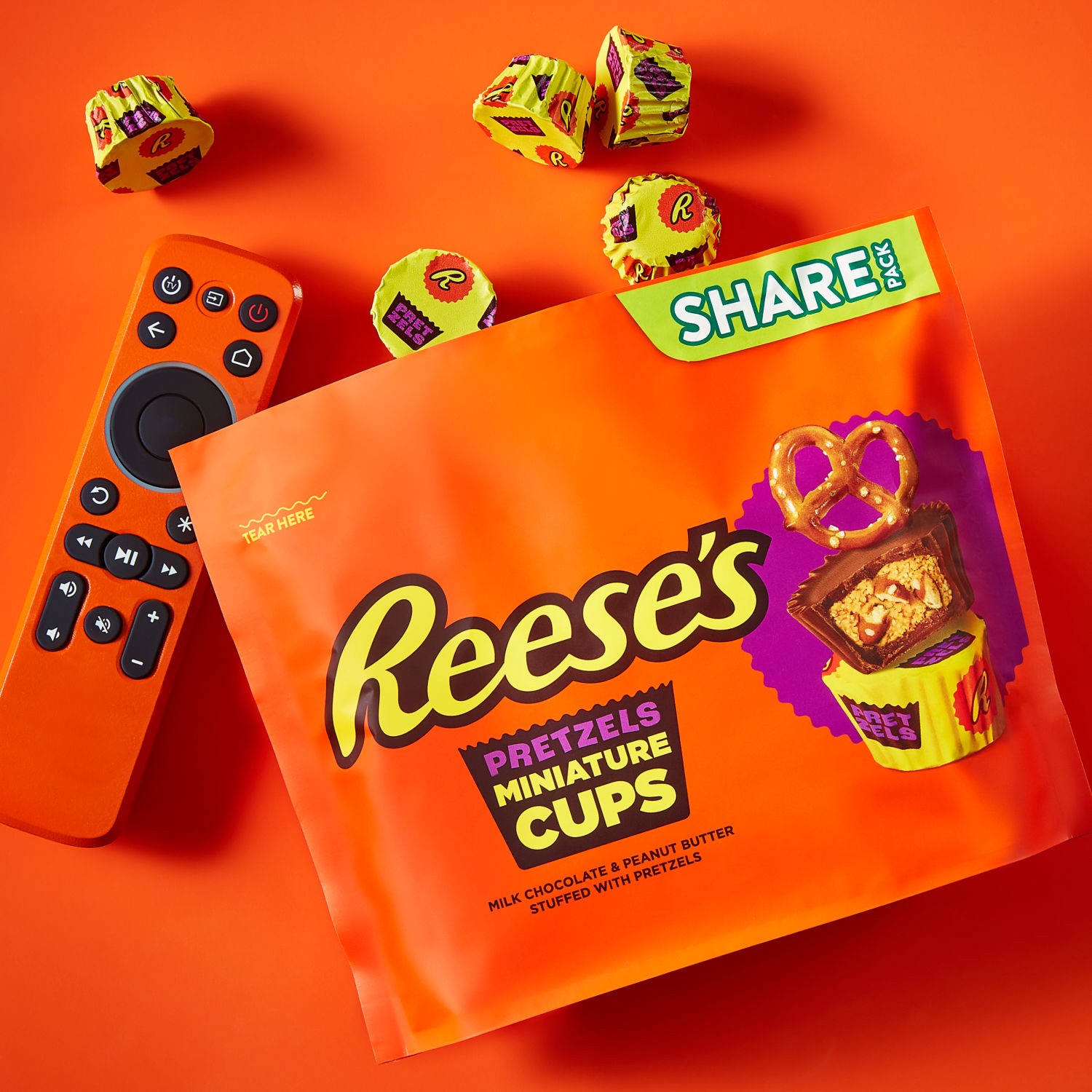 slide 3 of 8, REESE'S Miniatures with Pretzels Milk Chocolate Peanut Butter Cups, Candy Share Pack, 9.9 oz, 9.9 oz