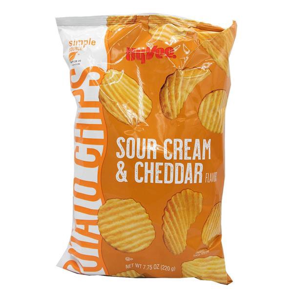 slide 1 of 1, Hy-Vee Potato Sour Cream Cheddar, 7.8 oz