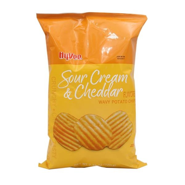 slide 1 of 1, Hy-Vee Potato Sour Cream Cheddar, 7.8 oz
