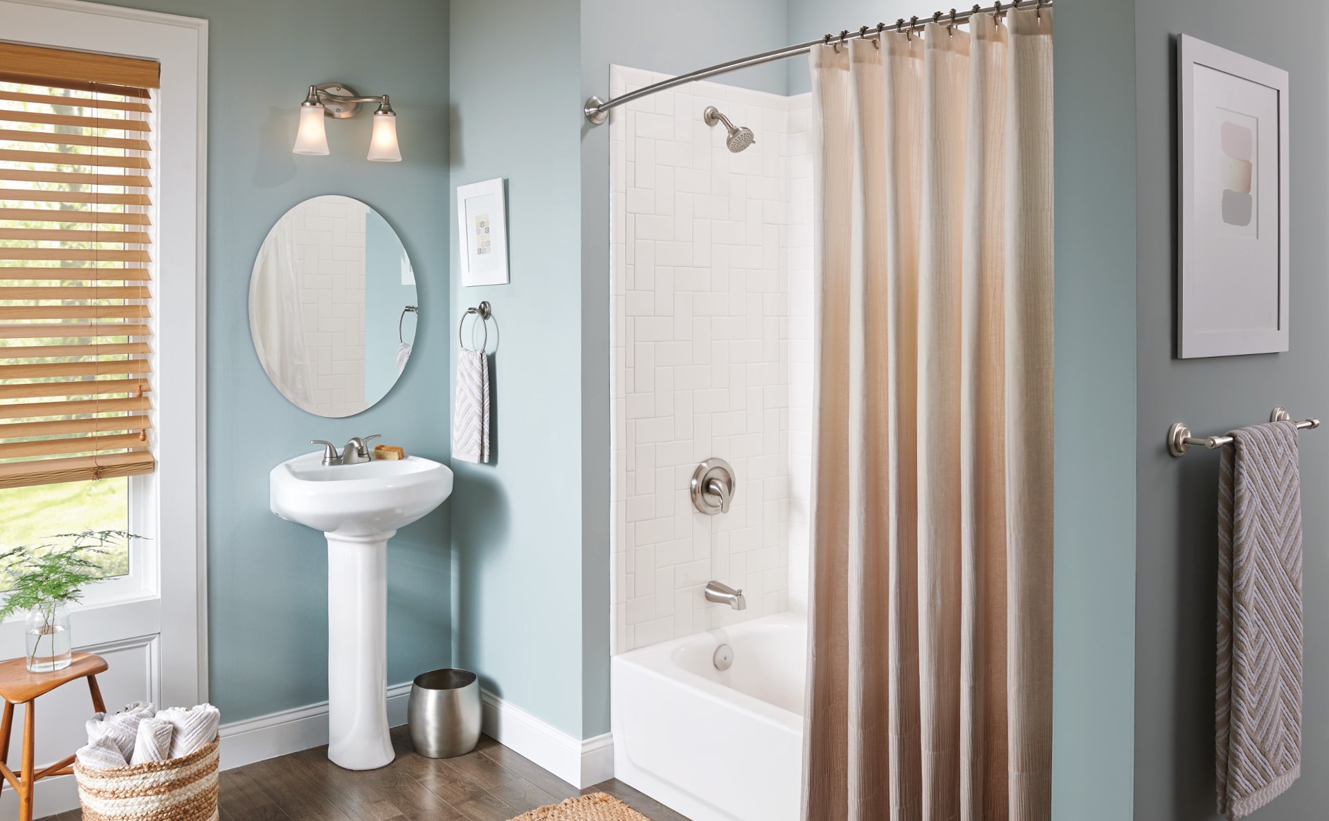 slide 5 of 5, Moen Adler 4.0 -Spray Chrome 3.5-in Round Shower Head 1.75 GPM, 1 ct