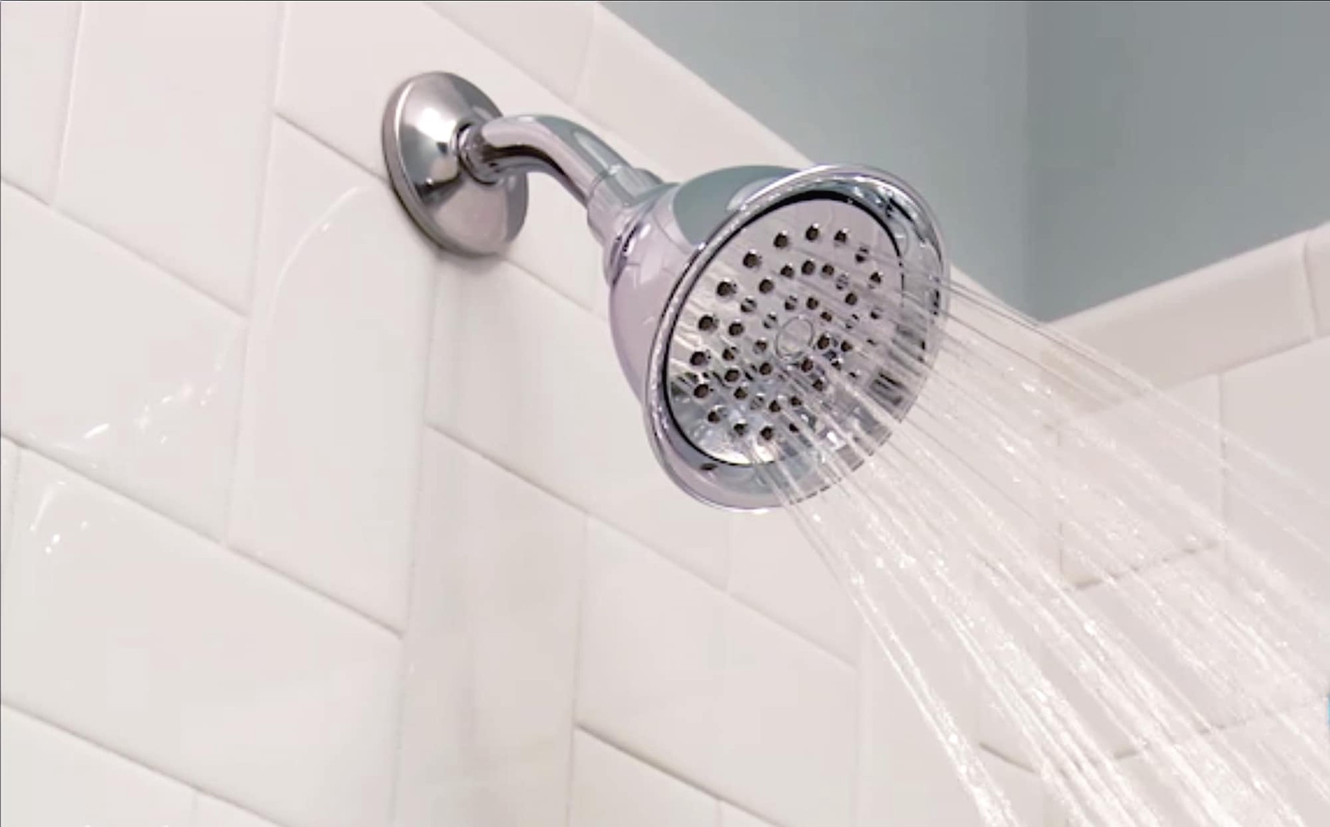 slide 6 of 6, Moen Adler Chrome 2-handle 4-in Round Bathtub and shower Faucet with Valve (Single Function), 1 ct