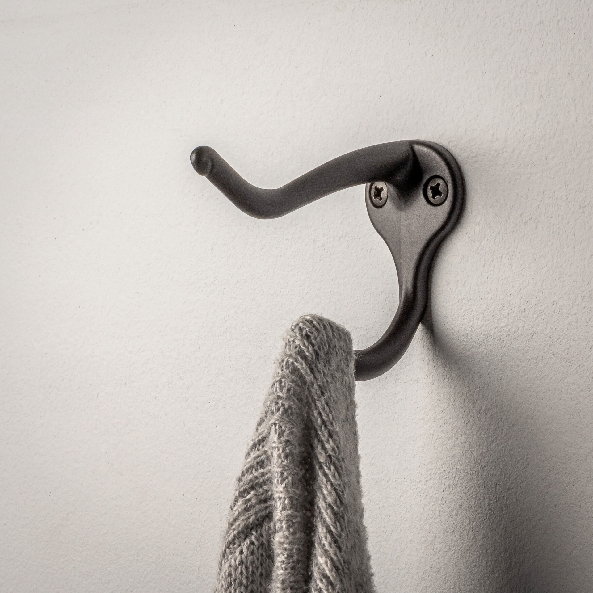 slide 6 of 6, RELIABILT 2 -Hook 1.21-in x 1.75-in H Oil Rubbed Bronze Decorative Wall Hook ( 30.0-lb Capacity), 1 ct