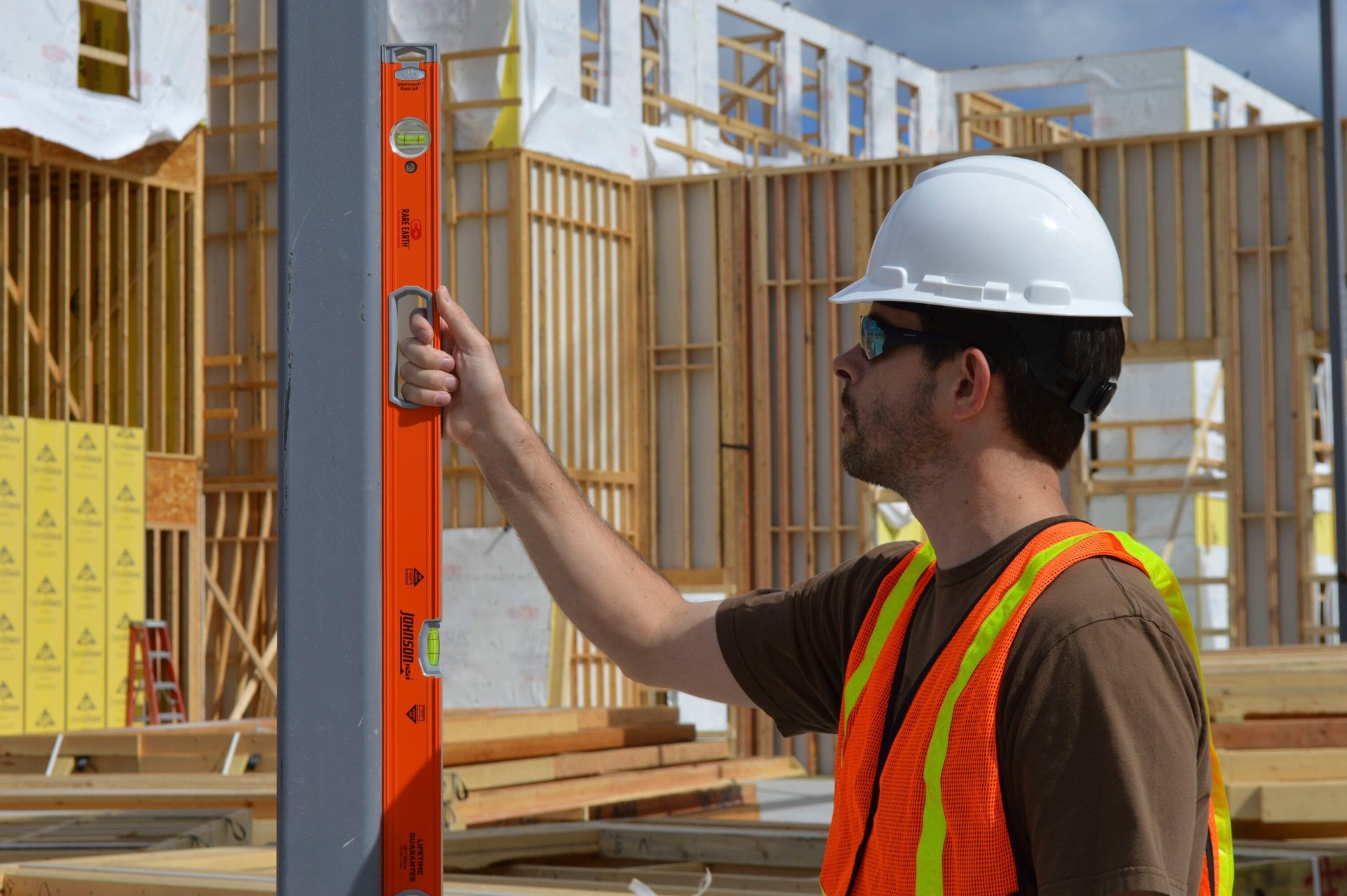 slide 6 of 6, Johnson Level Aluminum 48-in 3 Vial Magnetic Box beam level, 1 ct