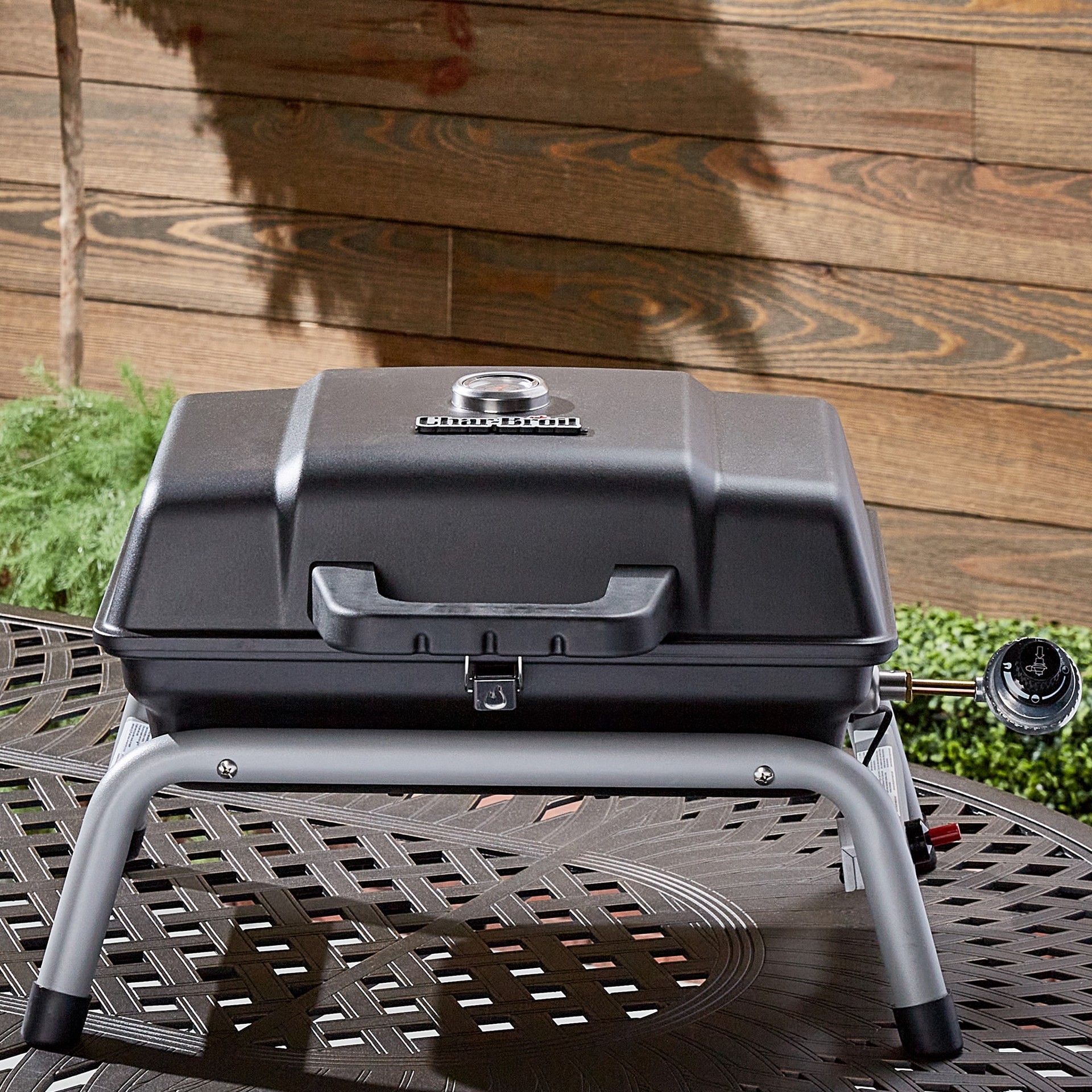 slide 3 of 6, Charbroil 240.0-Sq. in Black Portable Liquid propane Grill, 1 ct