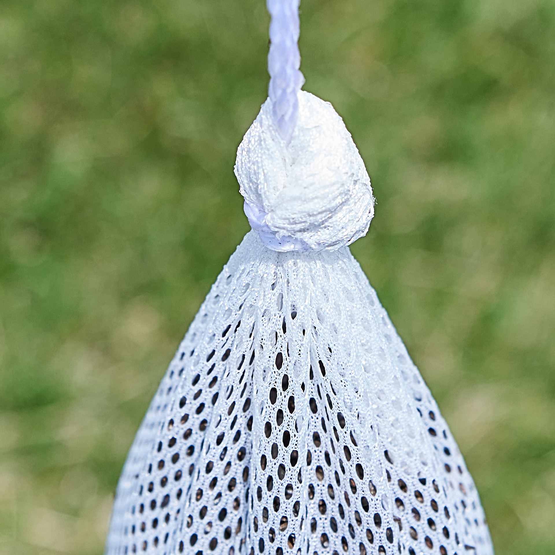 slide 3 of 6, National Audubon Society Finch Sock with Nyjer Thistle Bird seed 13 Ounce(s), 1 ct