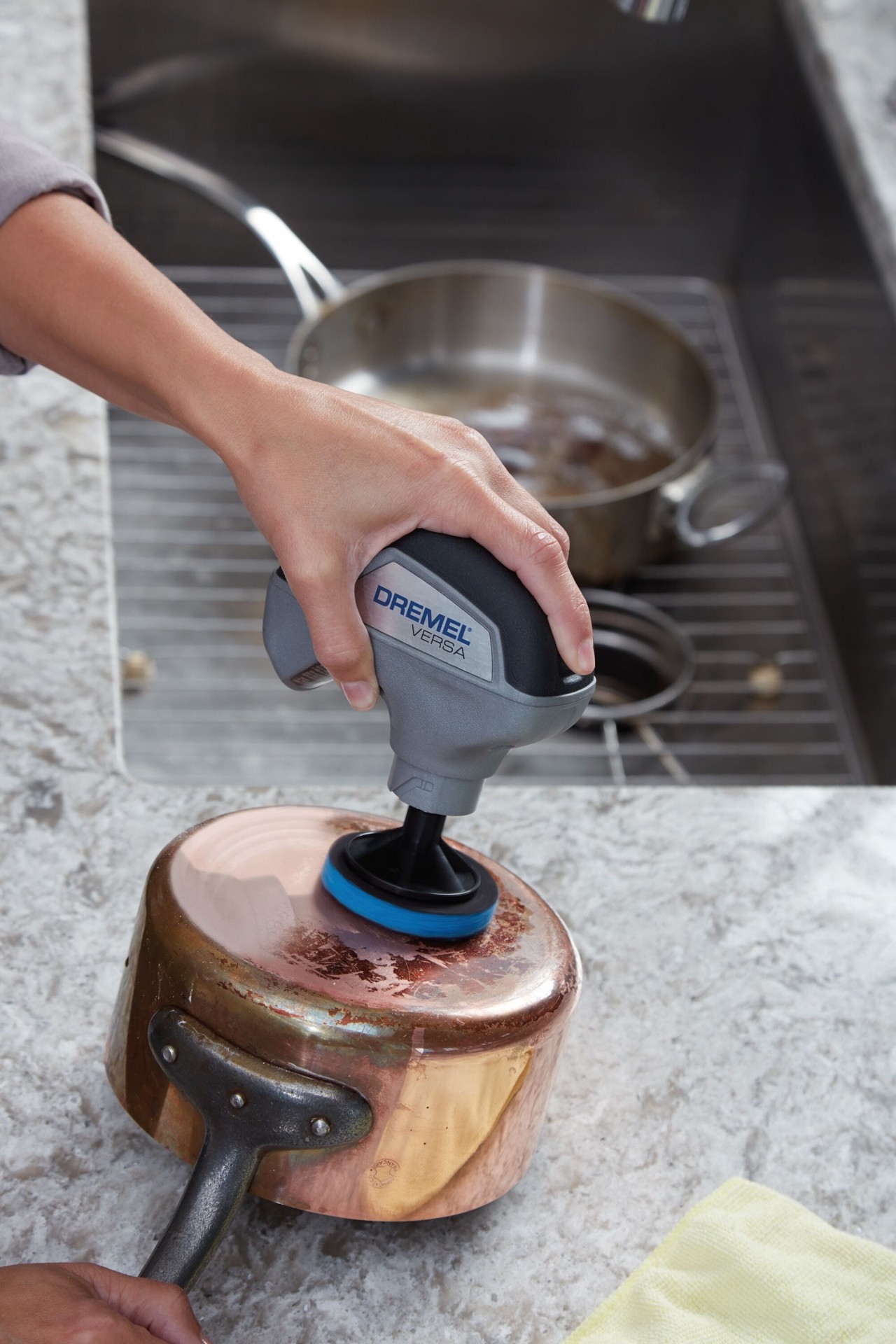 slide 3 of 6, Dremel Versa 2.5-in Fine Non-scratch Microfiber Sponge Use On Dremel Versa Pc10-01 (3-Pack), 1 ct