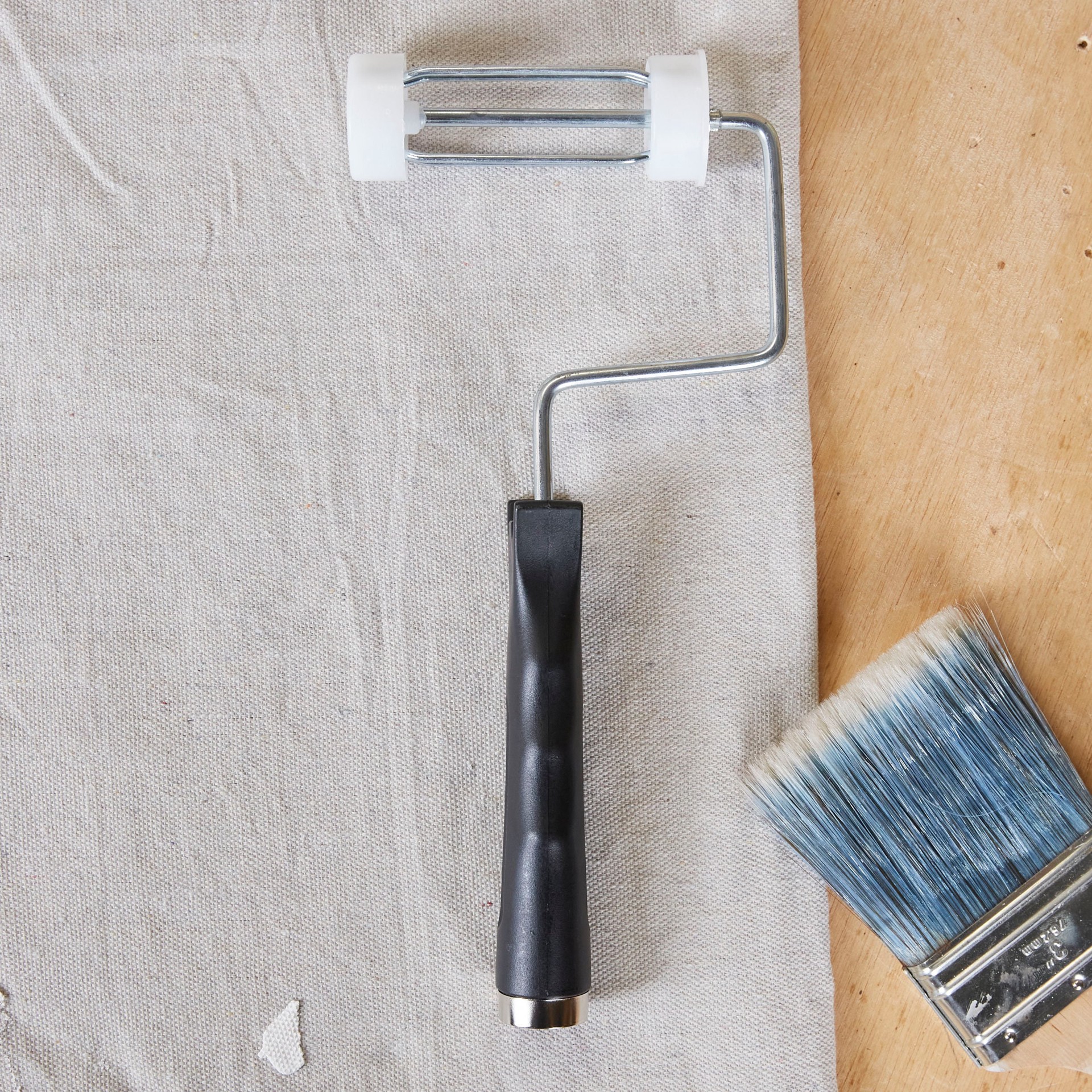 slide 5 of 6, Project Source Paint roller frame 4-in Metal Trim Paint Roller Frame, 1 ct