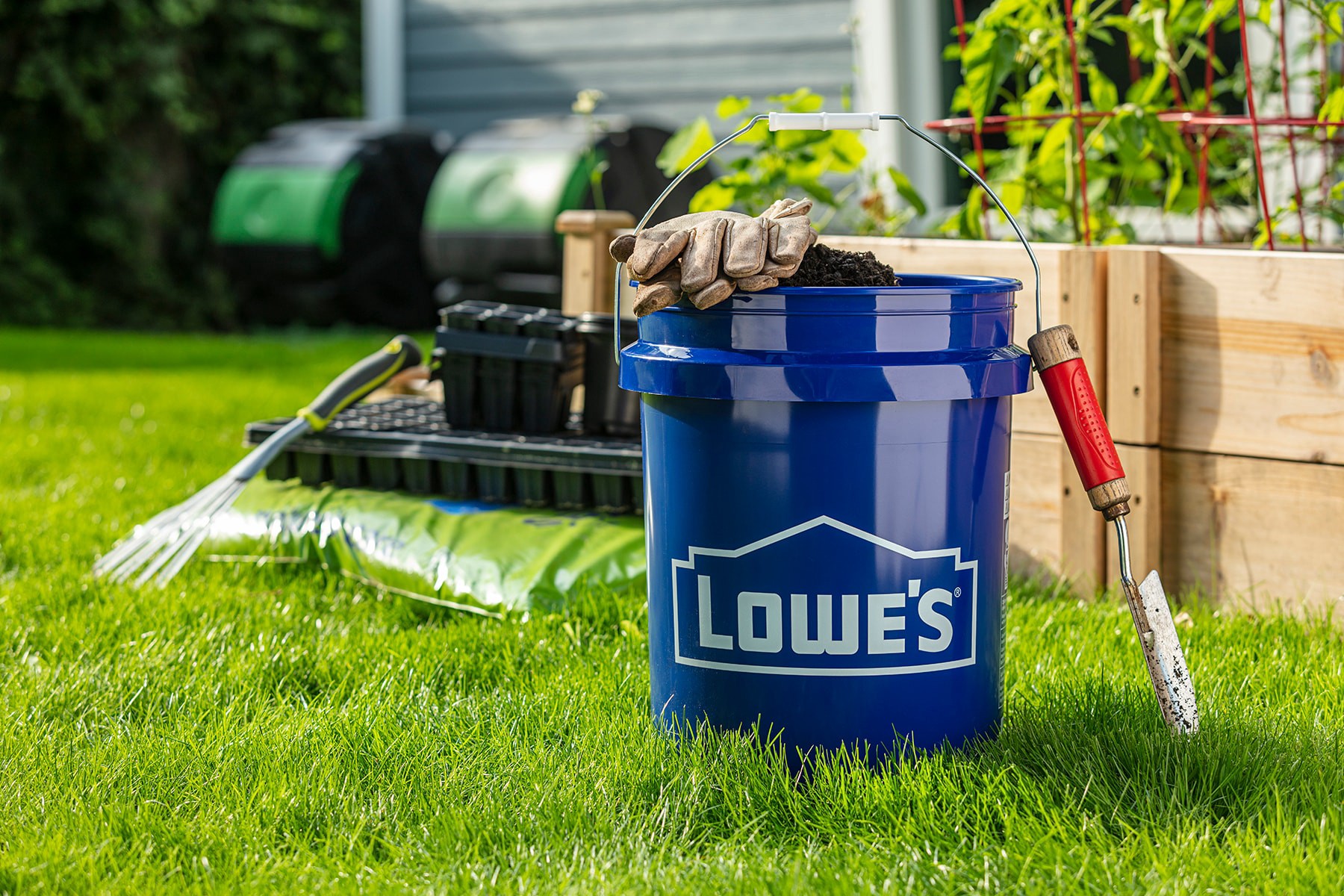 slide 5 of 6, Lowe's 5-gallon Plastic General bucket, 1 ct