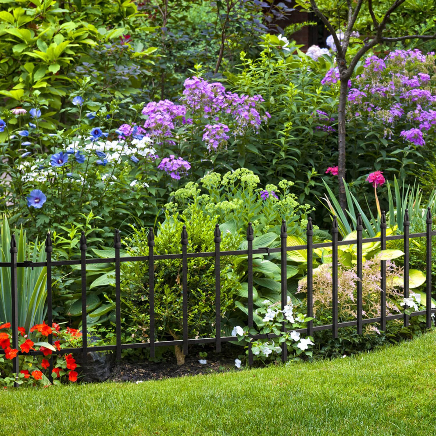 slide 3 of 6, Garden Accents 0.99-in x 22.5-in x 17.9-in Black Metal Steel Decorative fencing, 1 ct