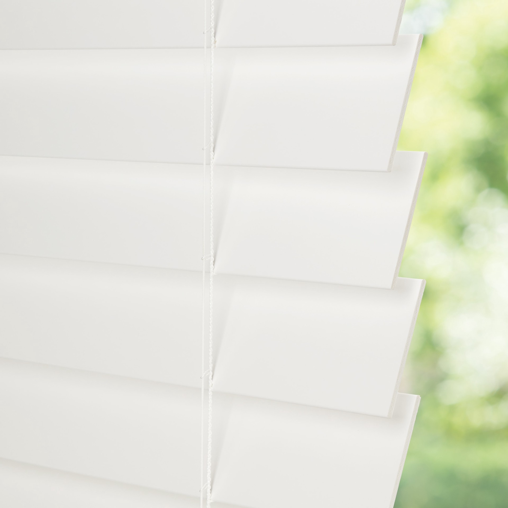 slide 6 of 6, LEVOLOR Trim+Go 2.5-in Slat Width 59-in x 48-in Cordless White Faux Wood Room Darkening Horizontal Blinds, 1 ct