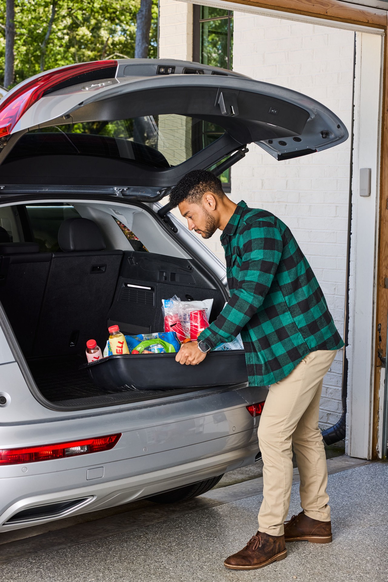 slide 4 of 6, Creative Plastic Concepts Large Mixing Tub 36-in L x 24-in W x 8-in D Plastic Drywall Mud Pan, 1 ct