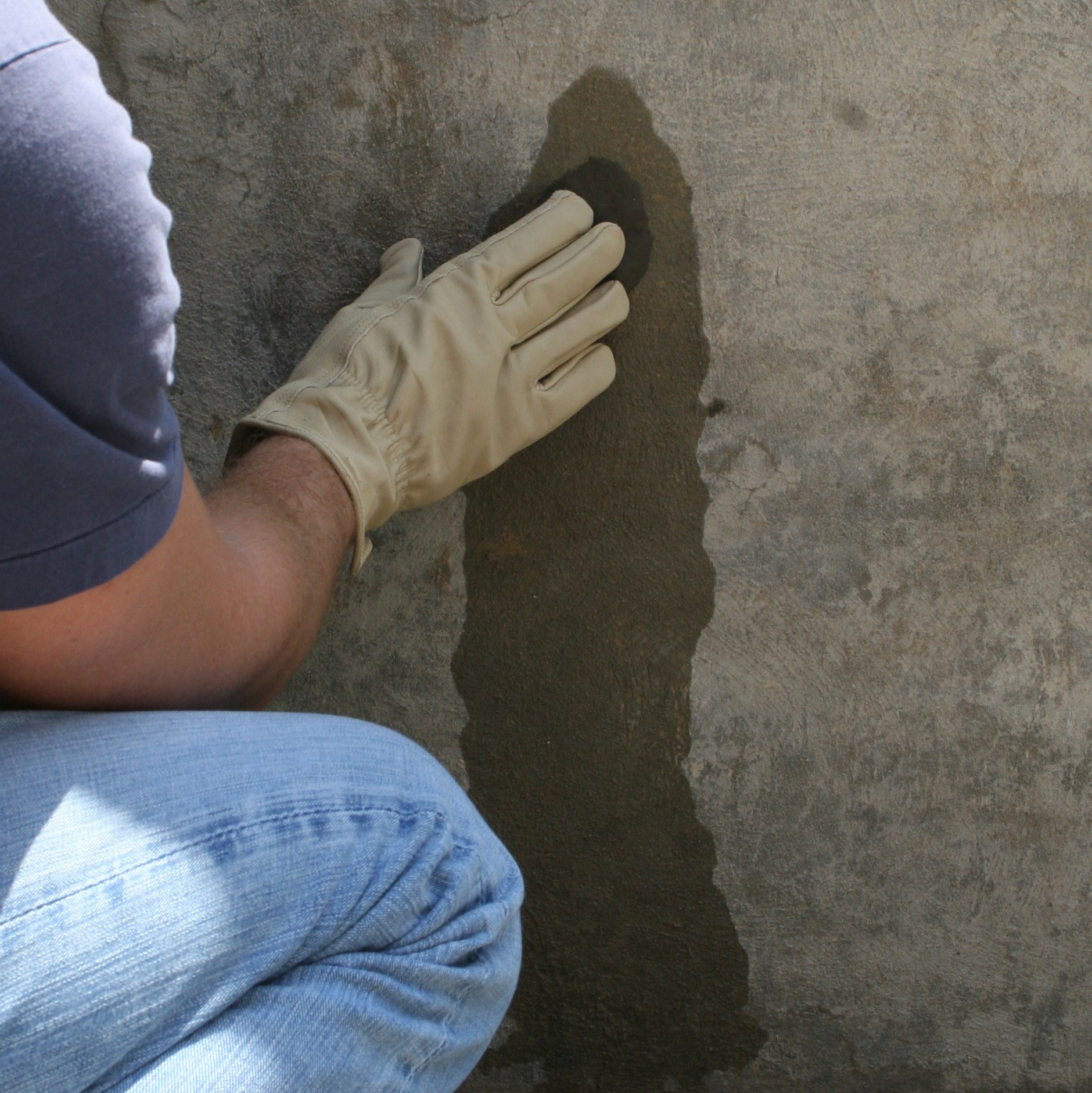 slide 3 of 4, QUIKRETE Water-Stop 20 -lb Concrete Hydraulic cement, 1 ct