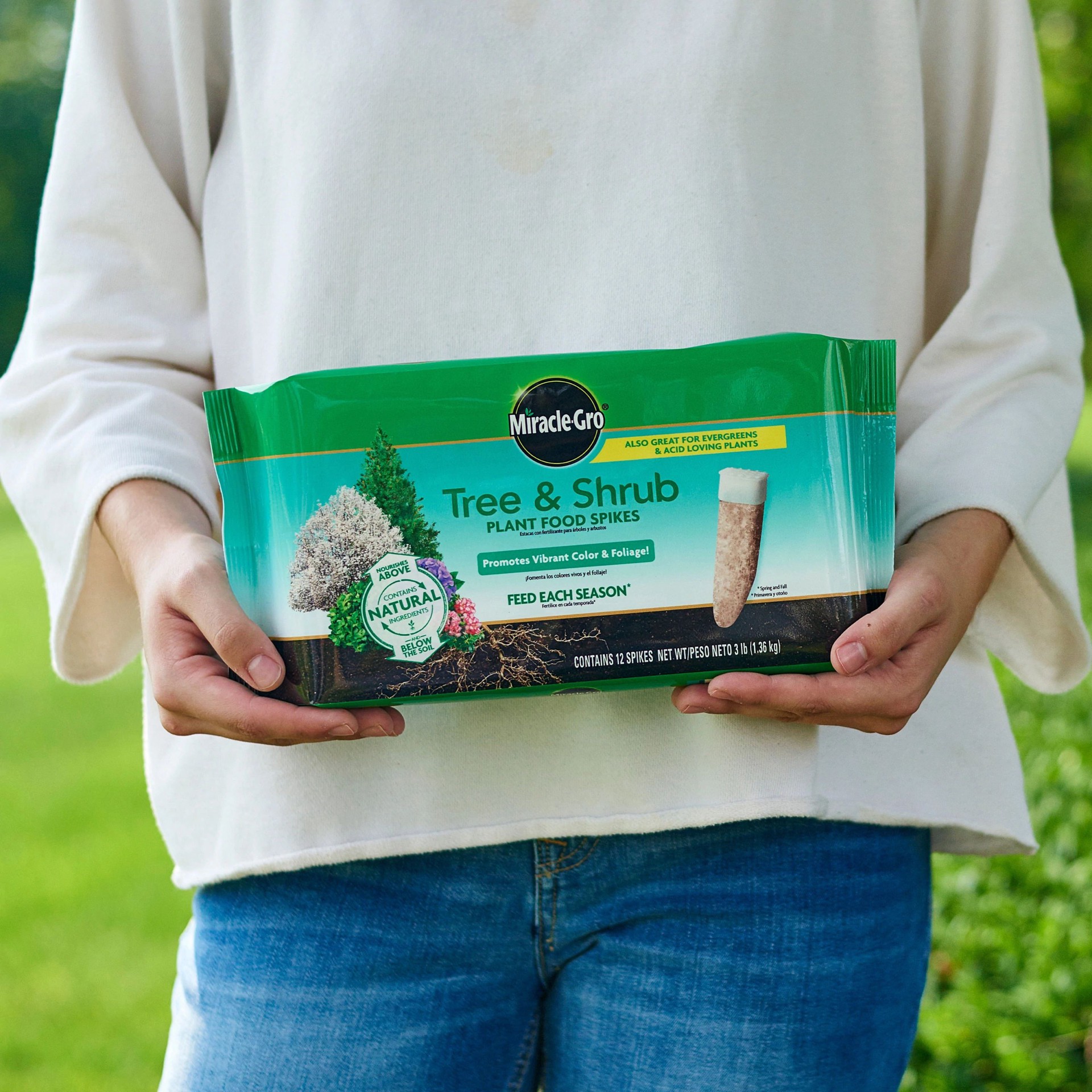 slide 4 of 6, Miracle-Gro Tree and Shrub 3-lb 15-5-10 Spikes Tree Food, 1 ct