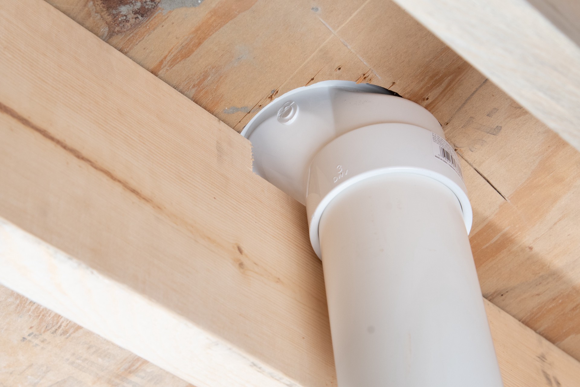 slide 4 of 6, Oatey Level Fit Offset 3.958-in White PVC Anchor flange, 1 ct