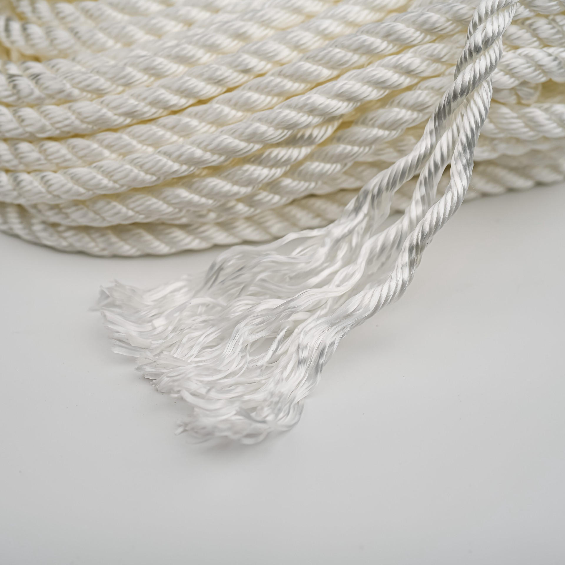 slide 3 of 6, RELIABILT 50.0-ft x 0.375-in Twisted Polyester Rope (By-the-Roll), 1 ct