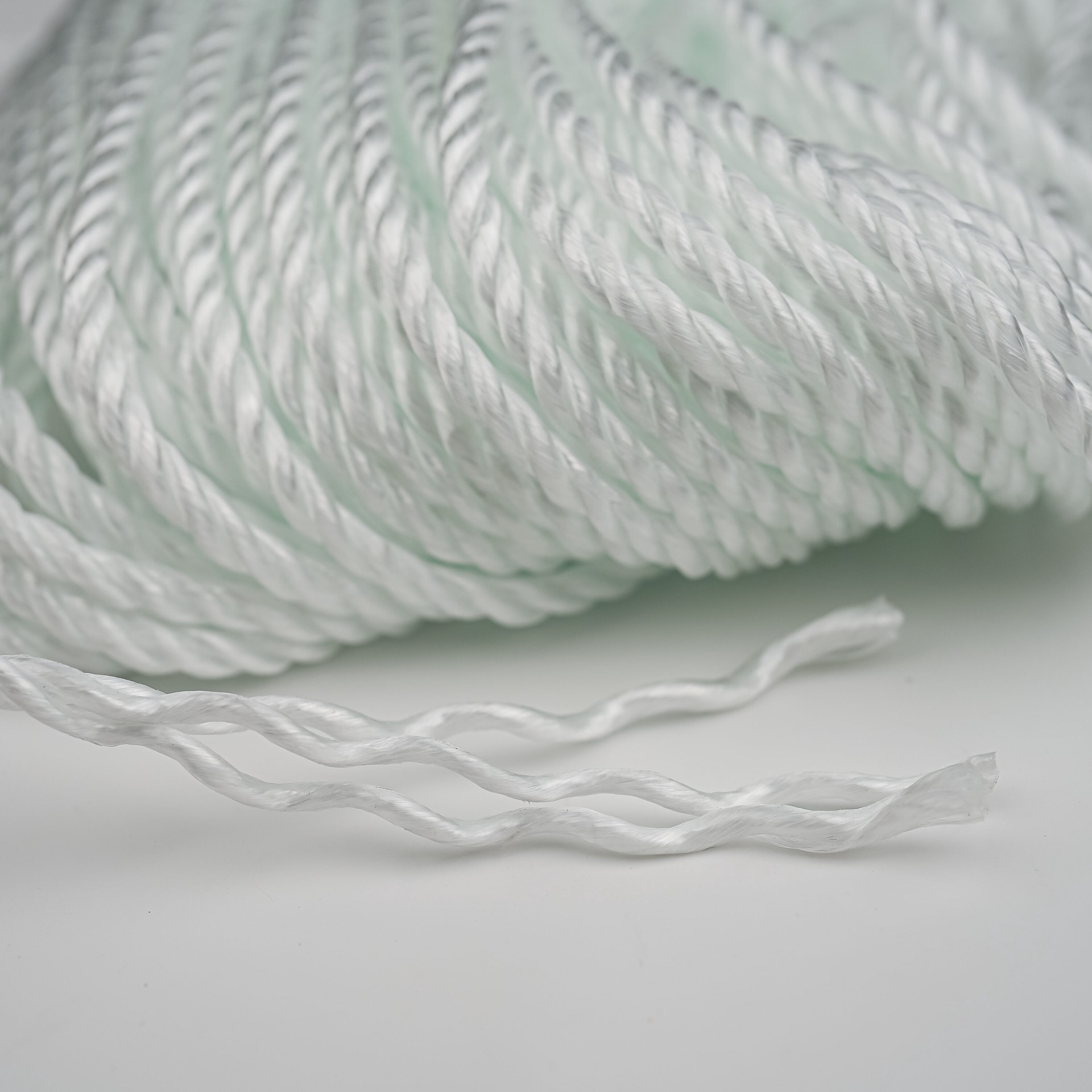 slide 3 of 6, RELIABILT 100.0-ft x 0.25-in Twisted Polypropylene Rope (By-the-Roll), 1 ct
