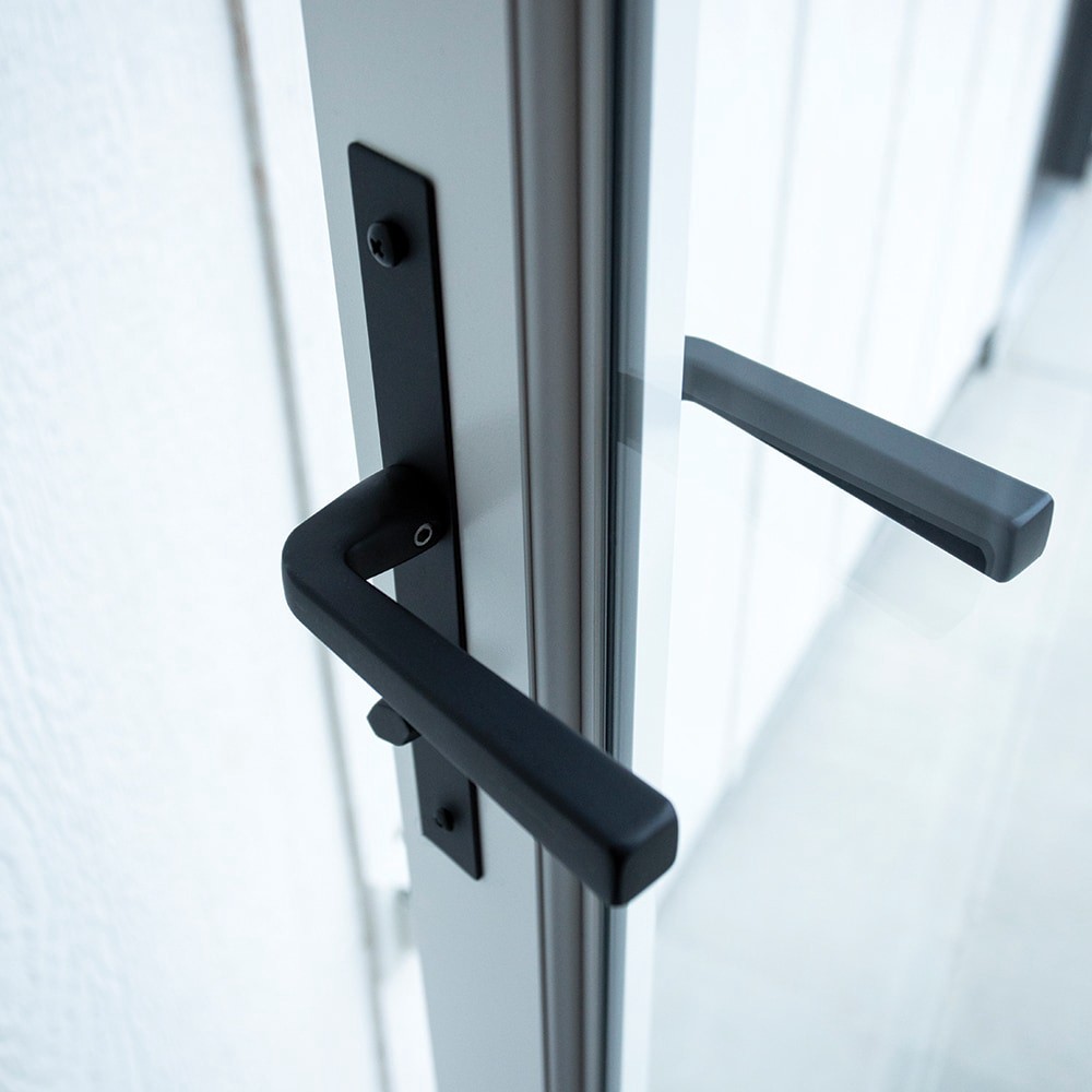 slide 6 of 6, LARSON QuickFit Matte Black Lockable Storm door New installation Handleset, 1 ct