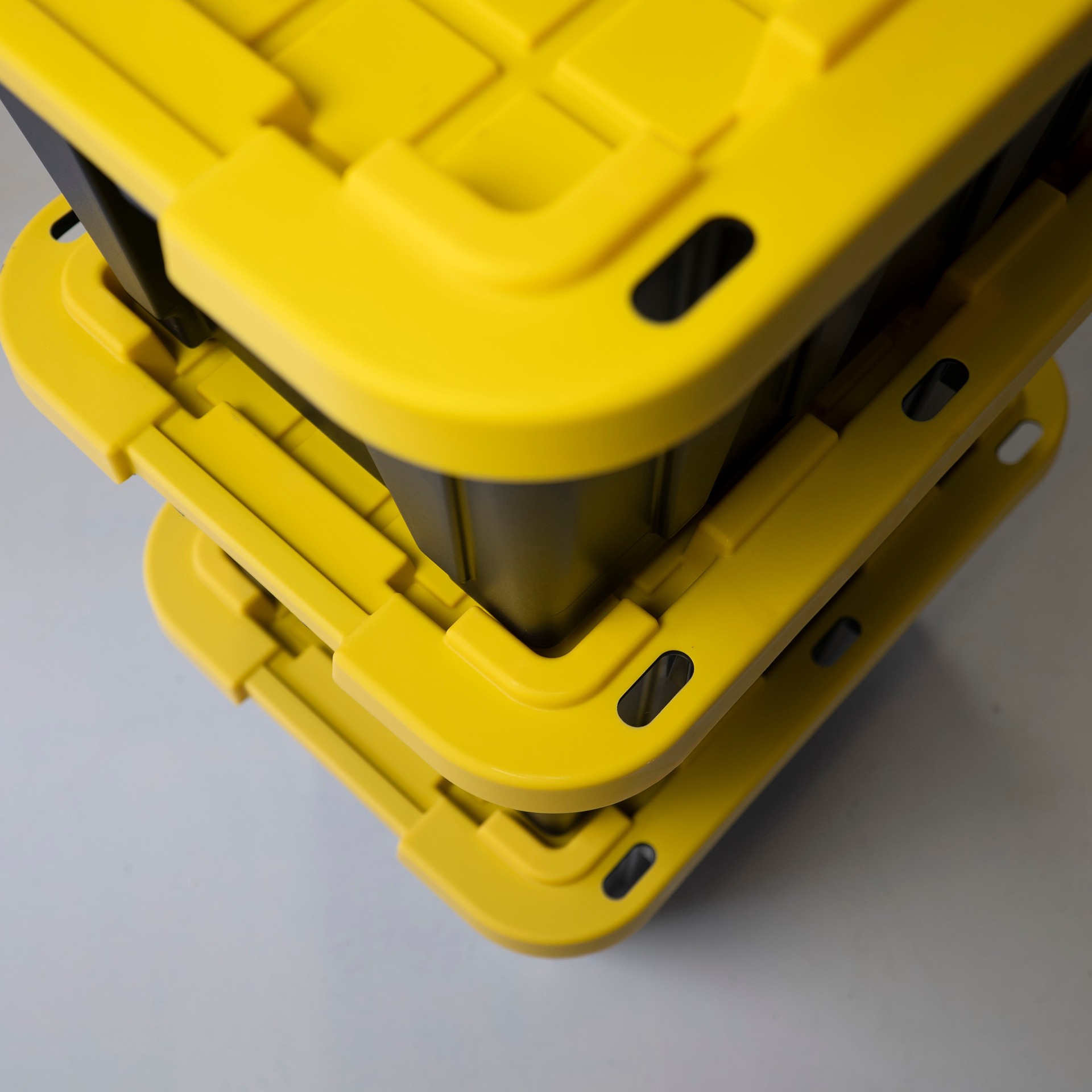 slide 4 of 6, Project Source Commander Small 5.0 -Gallons ( 20.0 -Quarts ) Black Heavy Duty Stackable Tote with Standard Snap Lid, 1 ct