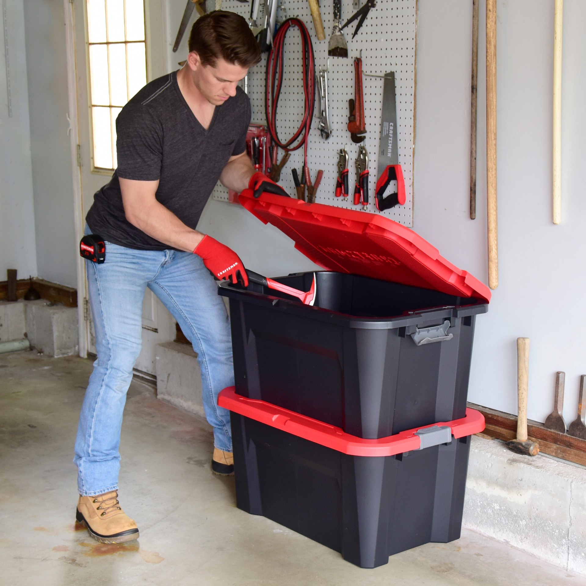 slide 5 of 6, CRAFTSMAN Large 30.0 -Gallons ( 120.0 -Quarts ) Black Heavy Duty Stackable Tote with Latching Lid, 1 ct