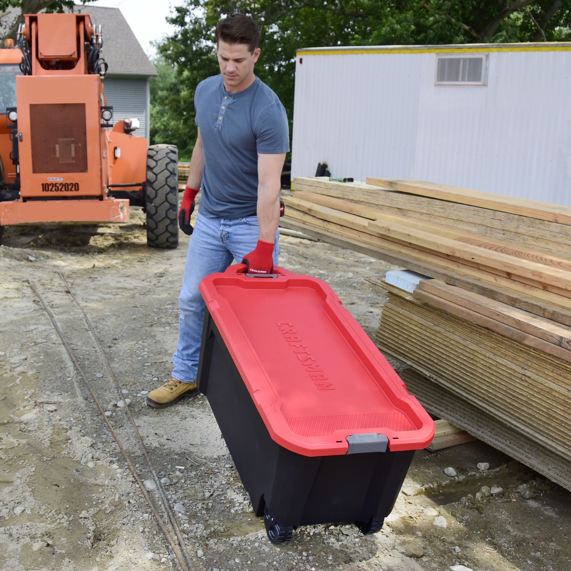 slide 4 of 6, CRAFTSMAN X-large 50.0 -Gallons ( 200.0 -Quarts ) Black Heavy Duty Rolling Stackable Tote with Latching Lid, 1 ct