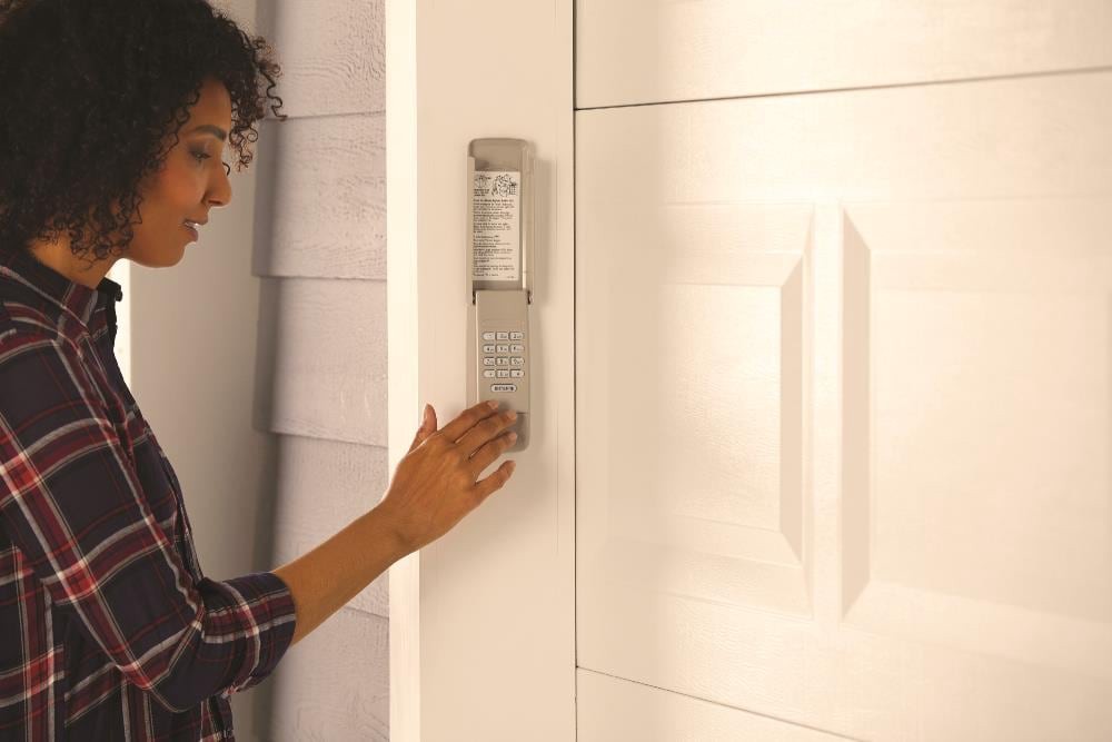 slide 3 of 3, CRAFTSMAN Wireless Garage Door Opener Keypad, 1 ct