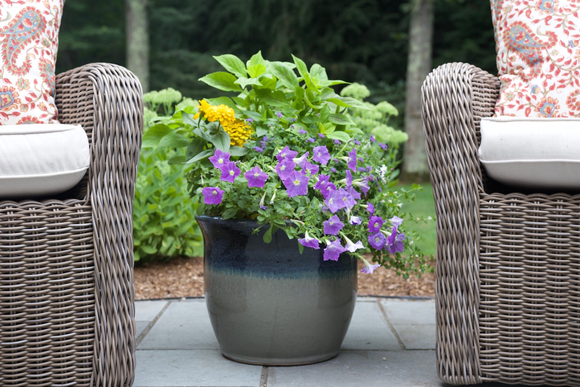 slide 6 of 6, allen + roth Round 9.8-in W x 9.8-in L Multiple colors/finishes Ceramic Outdoor Planter, 1 ct