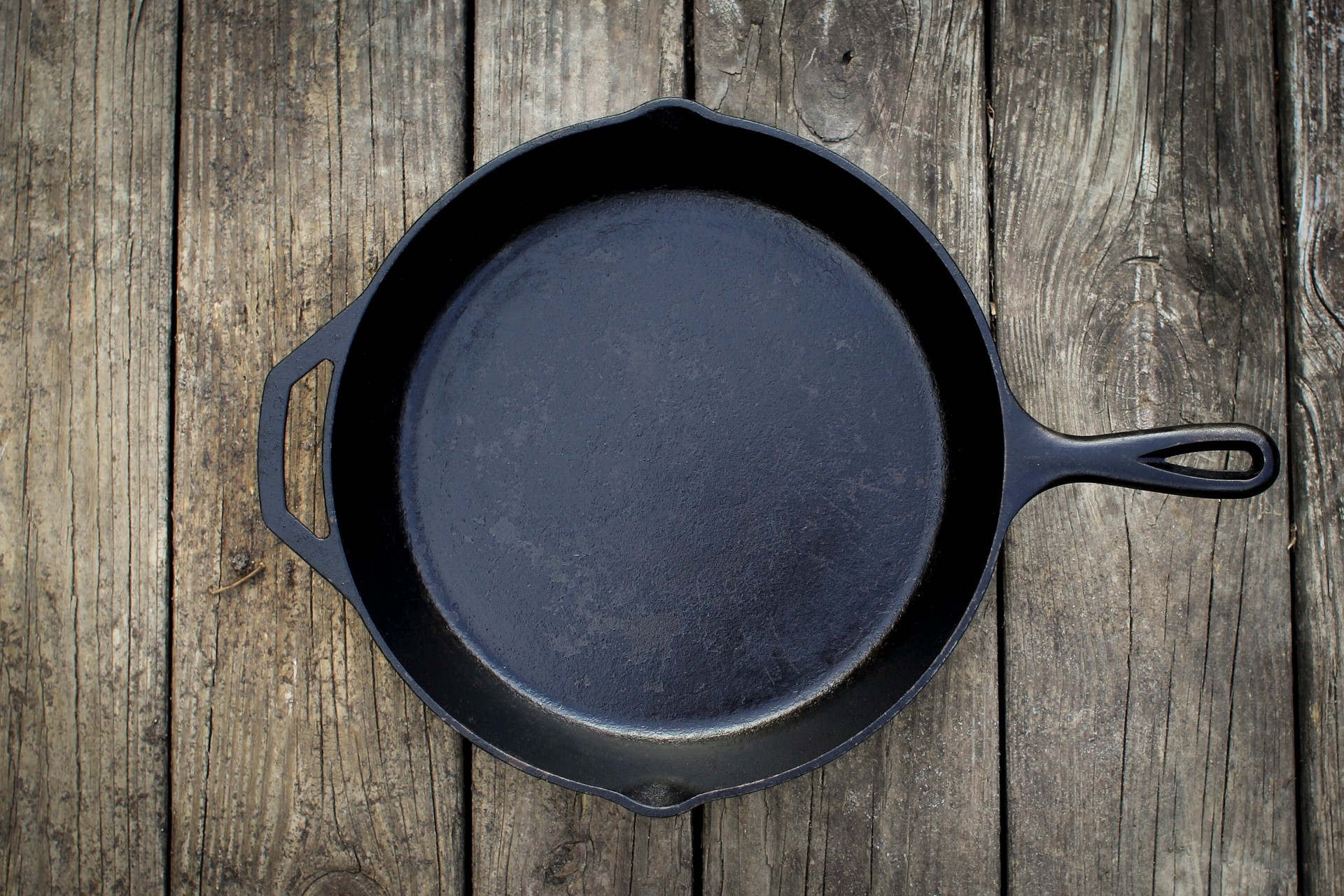 slide 6 of 6, Lodge Cast Iron 12-in Cast iron Skillet, 1 ct