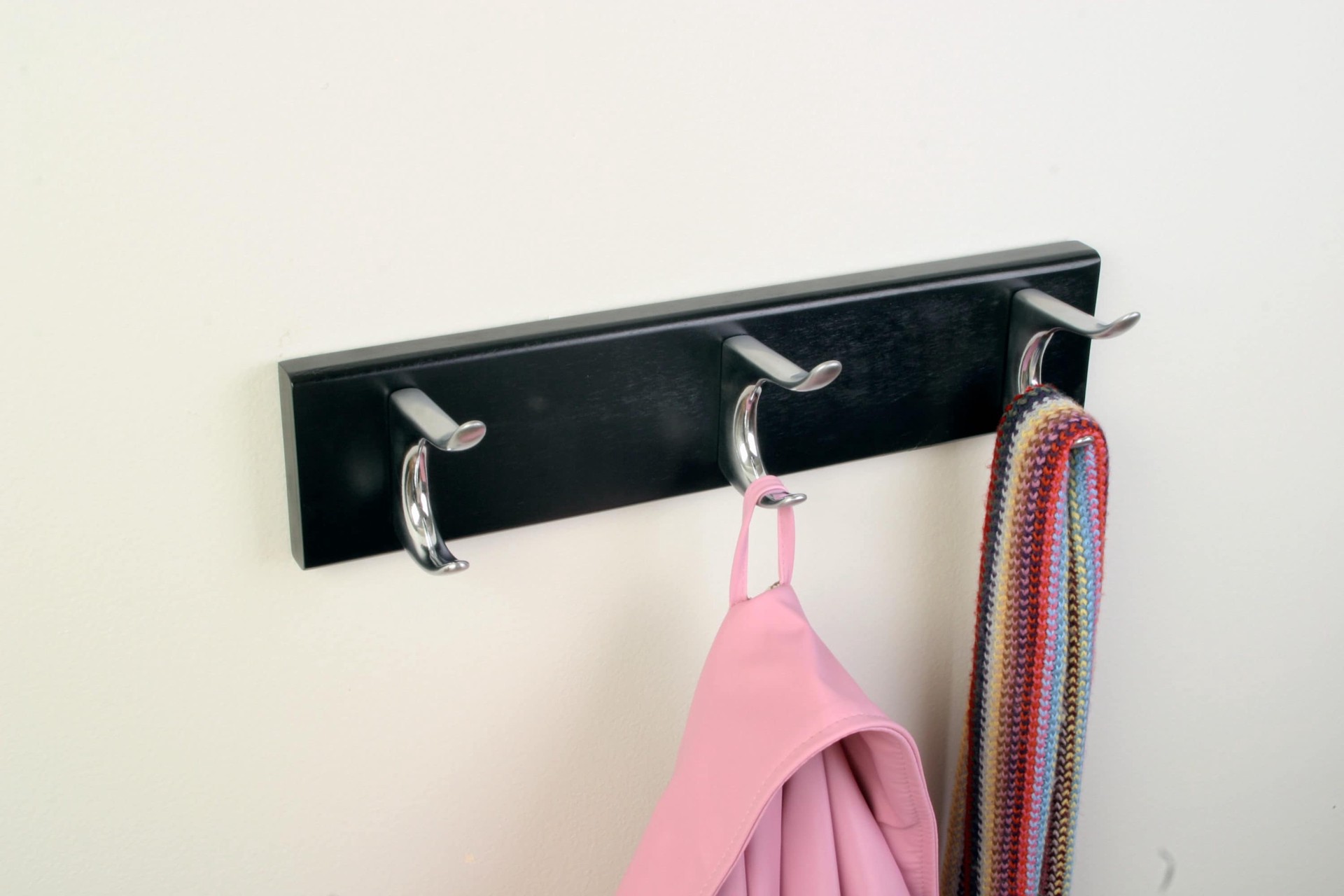 slide 6 of 6, E-Z Ancor 75-lb #8 x 1-9/16-in Self-Drilling Anchors with Screws Included 100 -Pack, 1 ct