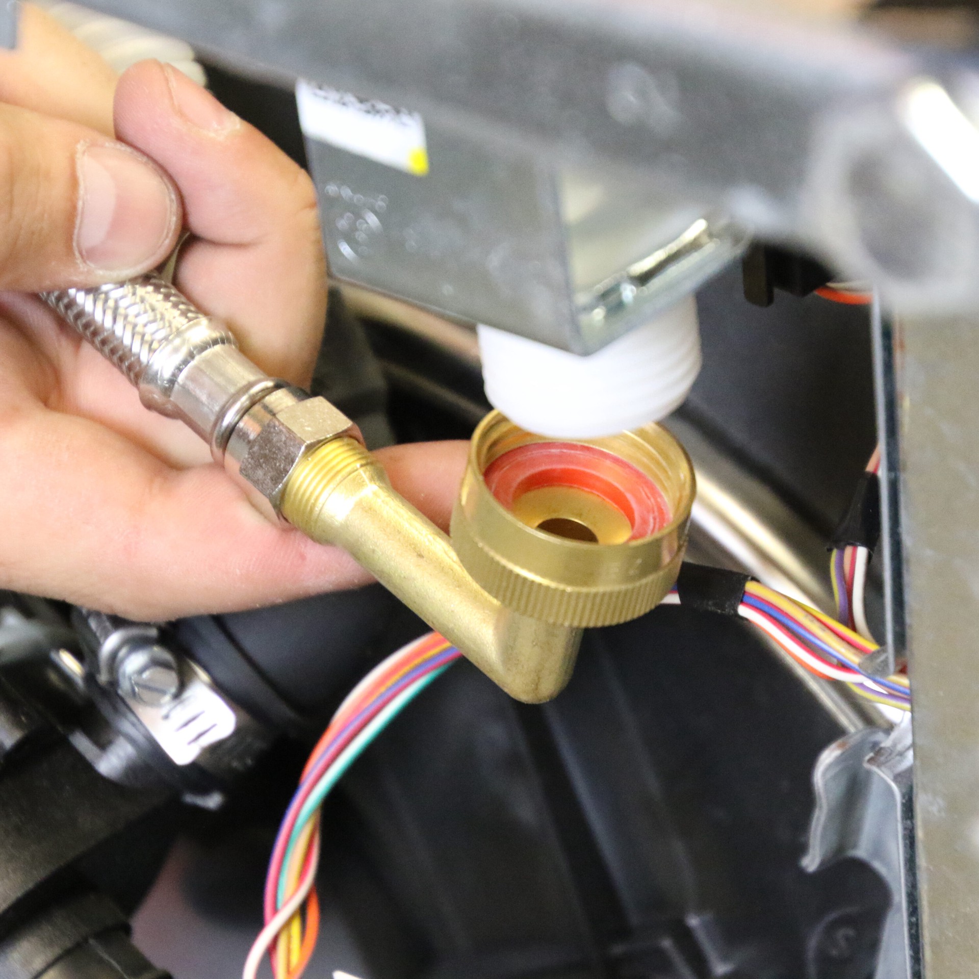 slide 3 of 6, EASTMAN 3/4 -in FHT Inlet x 3/8 -in Compression Outlet Brass Dishwasher connector, 1 ct